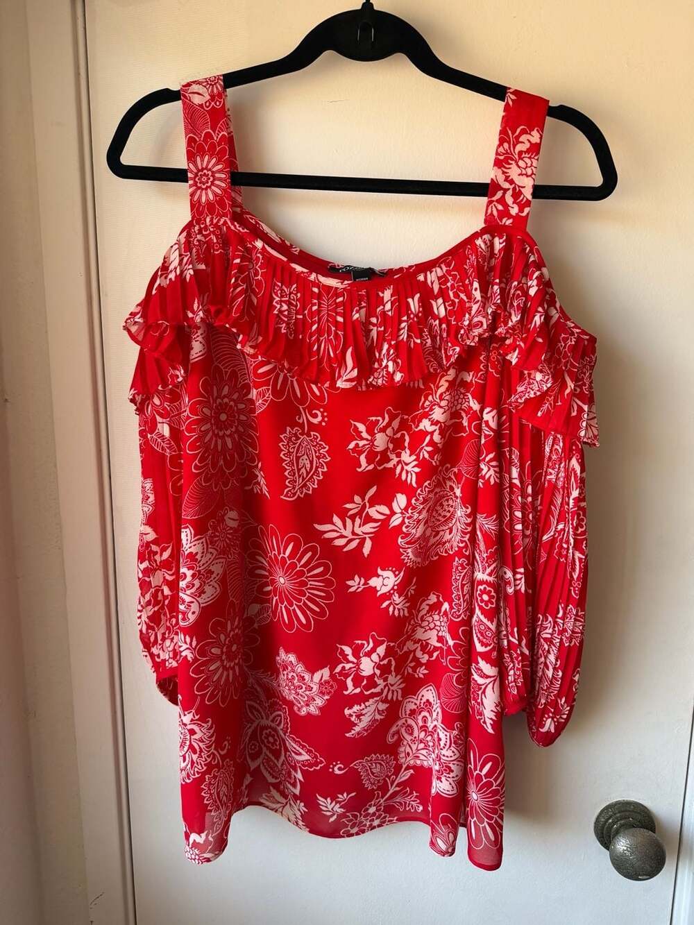 Roz & Ali Women Red and White Floral Cold Shoulder 3/4 Sleeve Blouse
